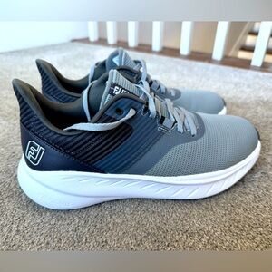 Men’s FootJoy Flex spikeless golf shoes, size 7